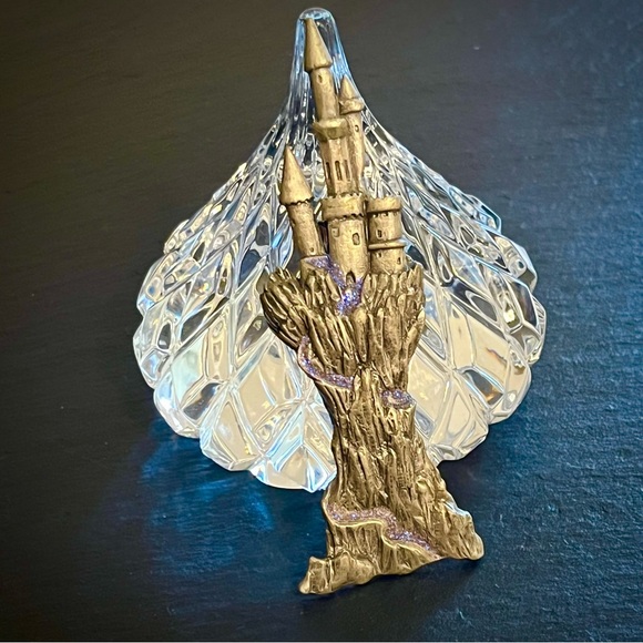 Vintage JJ Jonette Marked Jewelry Pewter Castle Glitter Accent Brooch - Picture 3 of 10